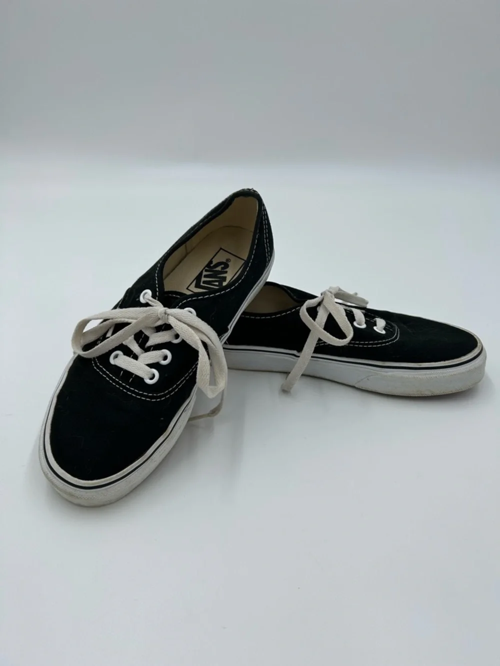 Unisex Vans Black and White Canvas Low-Top Sneakers 6.5